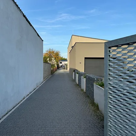 50m2 Garden Parking Free
