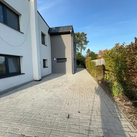 50m2 Garden Parking Free Apartment