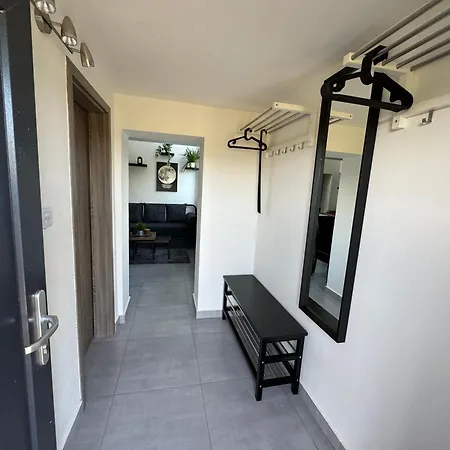 50m2 Garden Parking Free