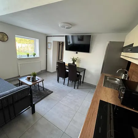 50m2 Garden Parking Free Nové Jirny