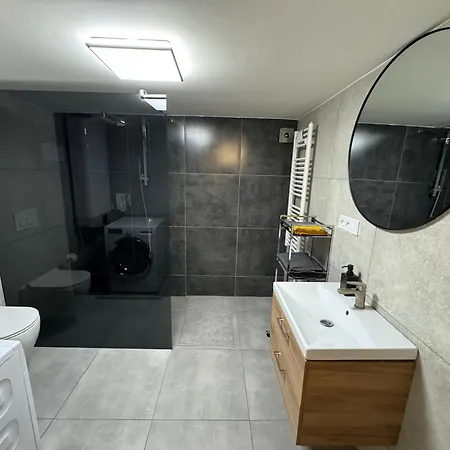 50m2 Garden Parking Free