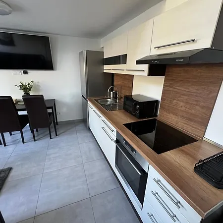 50m2 Garden Parking Free